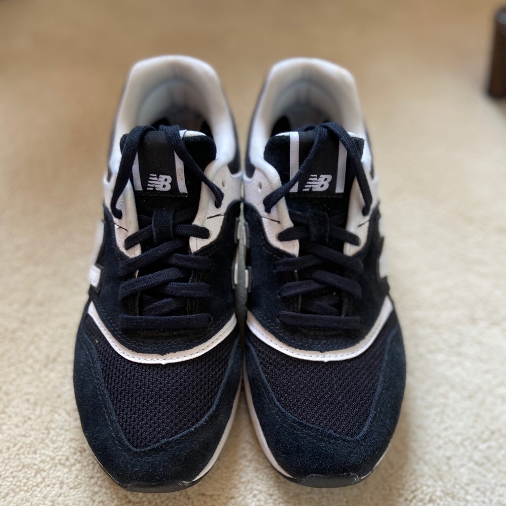 black and white new balance sneakers